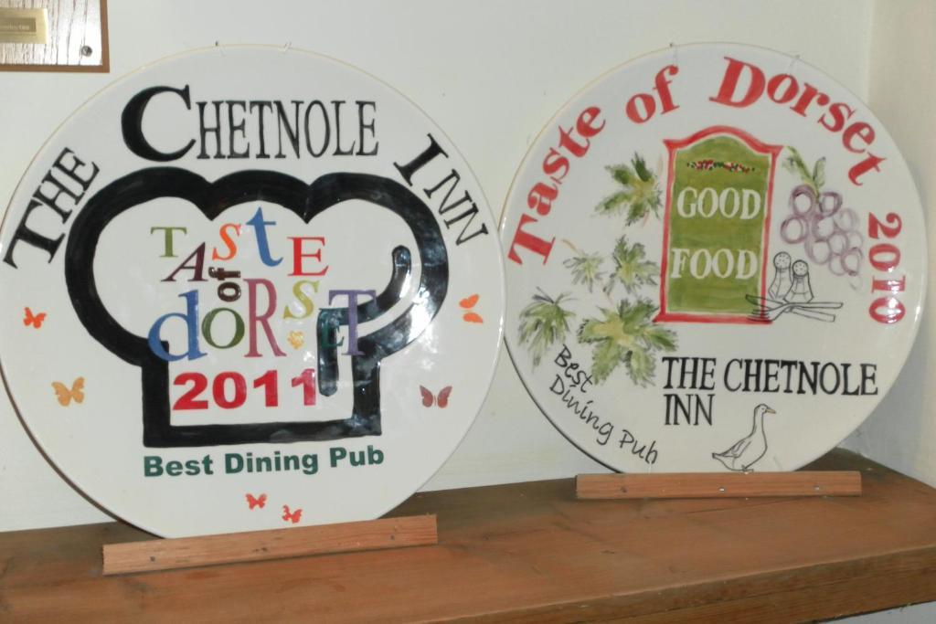 The Chetnole Inn Exterior foto