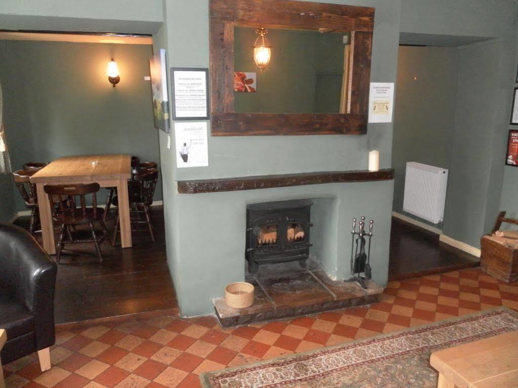 The Chetnole Inn Exterior foto